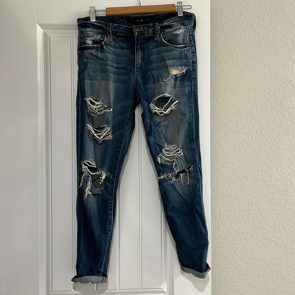 Joe’s Jeans distressed boyfriend jeans
